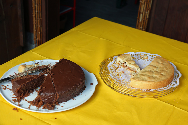 IMG_0801.jpg - Wir wurden mit äusserst leckeren Kuchen verwöhnt
